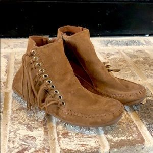 Minnetonka Suede Fringe Booties